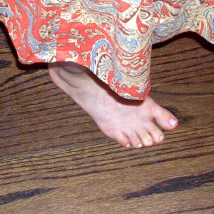 Media '14.jpg' in category 'white toes'